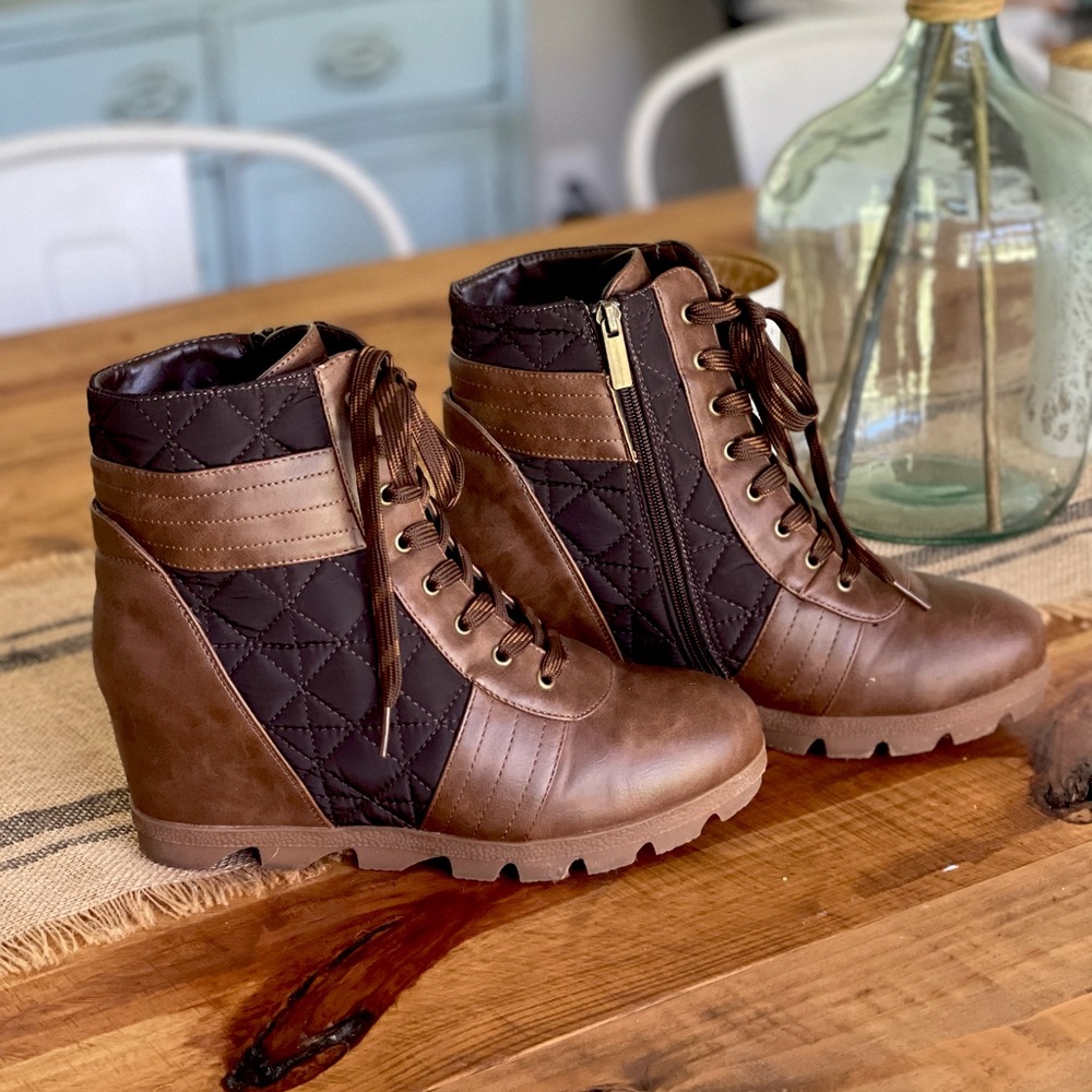 Lace up boots